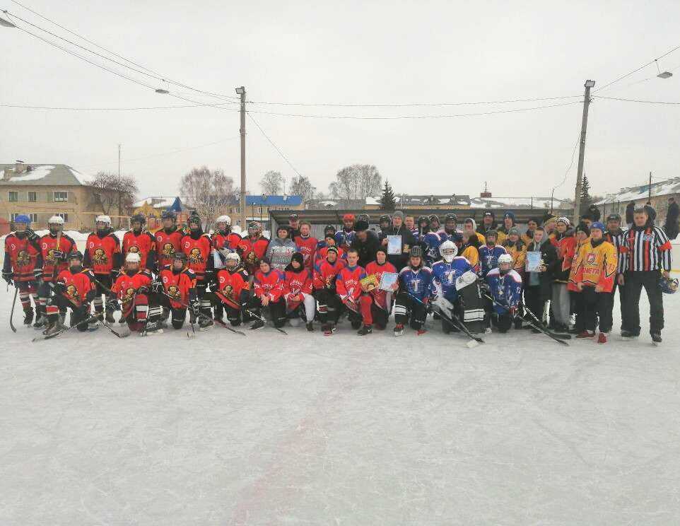Юные хоккеисты сыграли в Томинском