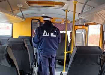 Сотрудники ГИБДД проверят автобусы