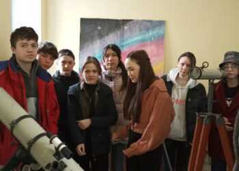 Ученики Архангельской школы побывали в Астрокомплексе