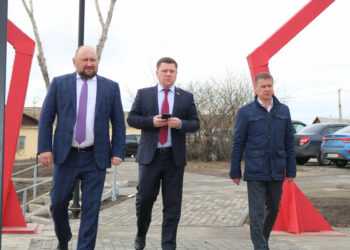 В Долгодеревенском построят второе футбольное поле от компании «НОВАТЭК»