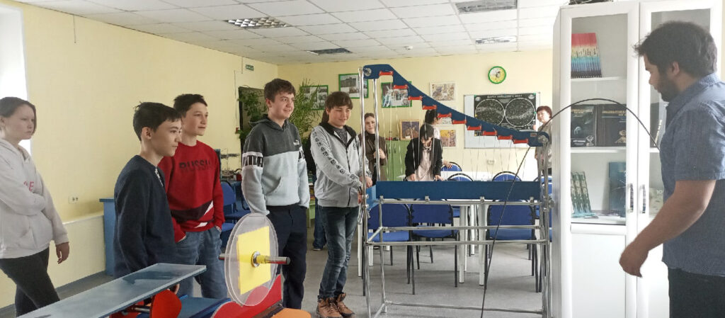 Ученики Архангельской школы побывали в Астрокомплексе