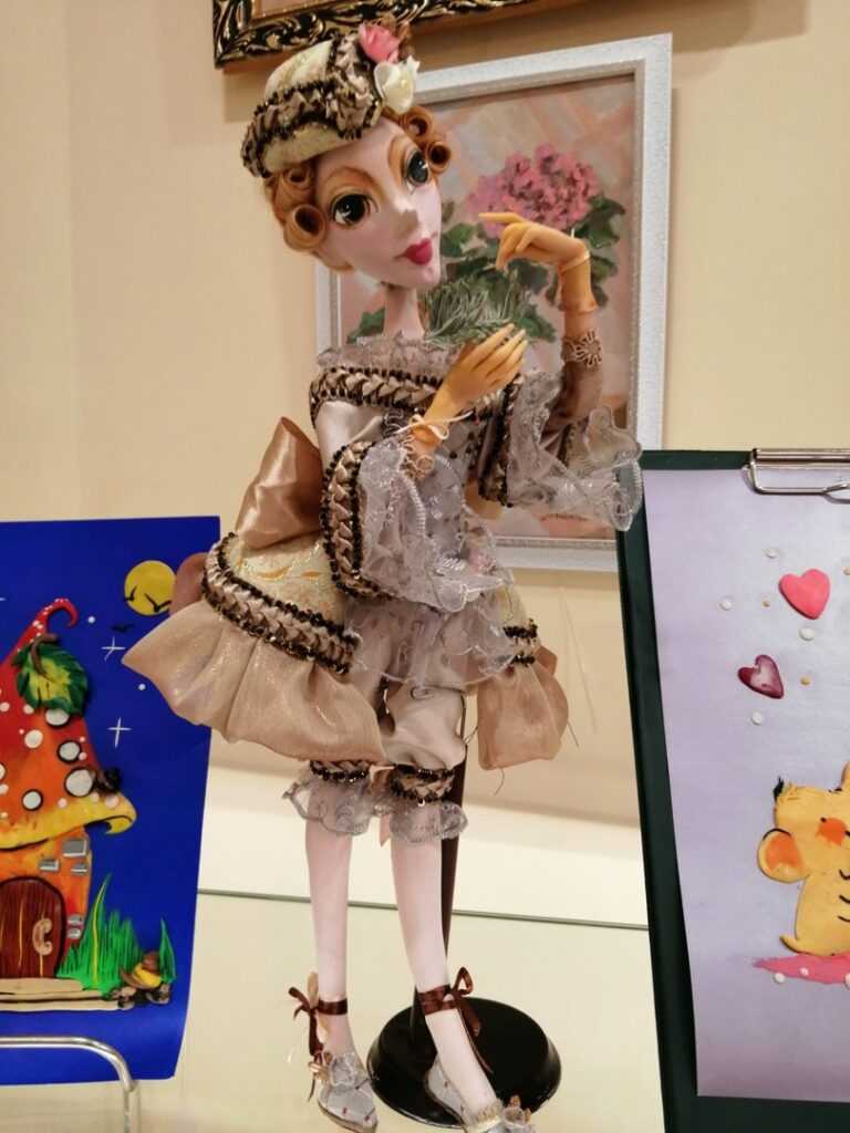 В районном музее проходит выставка авторских кукол