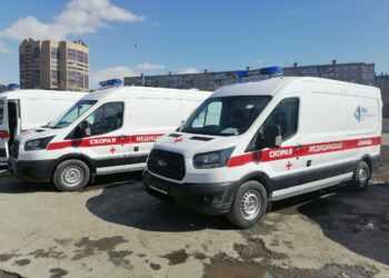 Два новых автомобиля «скорой помощи» приехали в Сосновский район