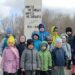 Дошкольники из Полевого возложили цветы к памятнику павшим воинам