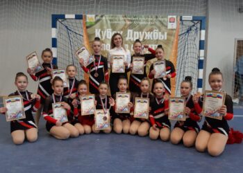 Рощинские чирлидеры стали бронзовыми призёрами соревнований в Челябинске