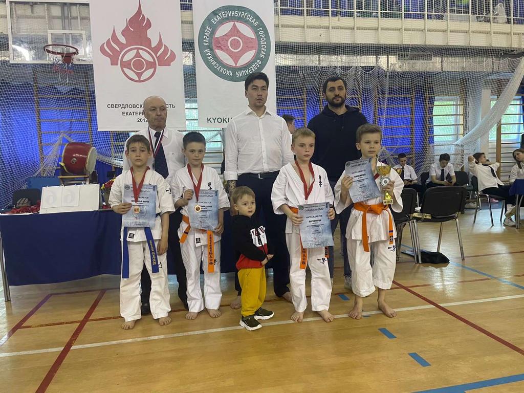 Сосновские каратисты стали победителями и призёрами турнира в Екатеринбурге