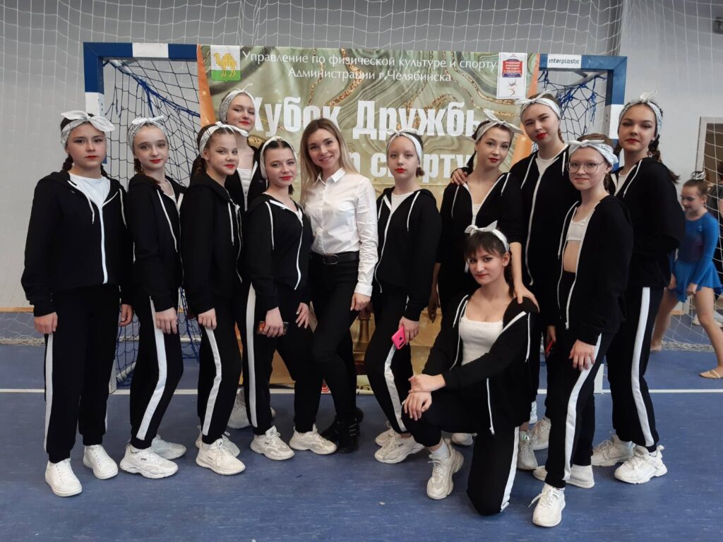 Рощинские чирлидеры стали бронзовыми призёрами соревнований в Челябинске