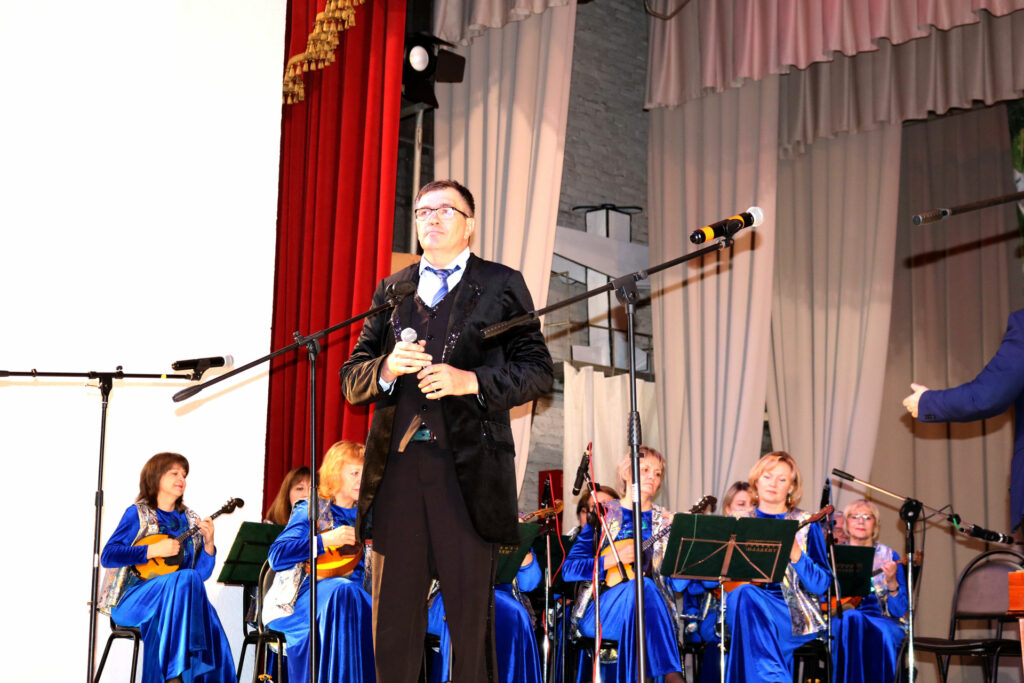 В Полетаево прошел фестиваль «Поет мой край Сосновский»