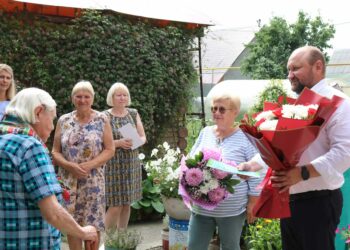 Жительница Сосновского района принимает поздравления со 100-летним юбилеем