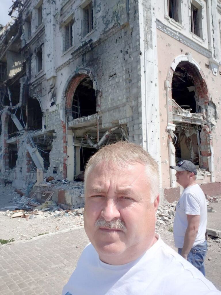 Россия помогает: Владимир Бекишев снова увез гуманитарный груз для Донбасса