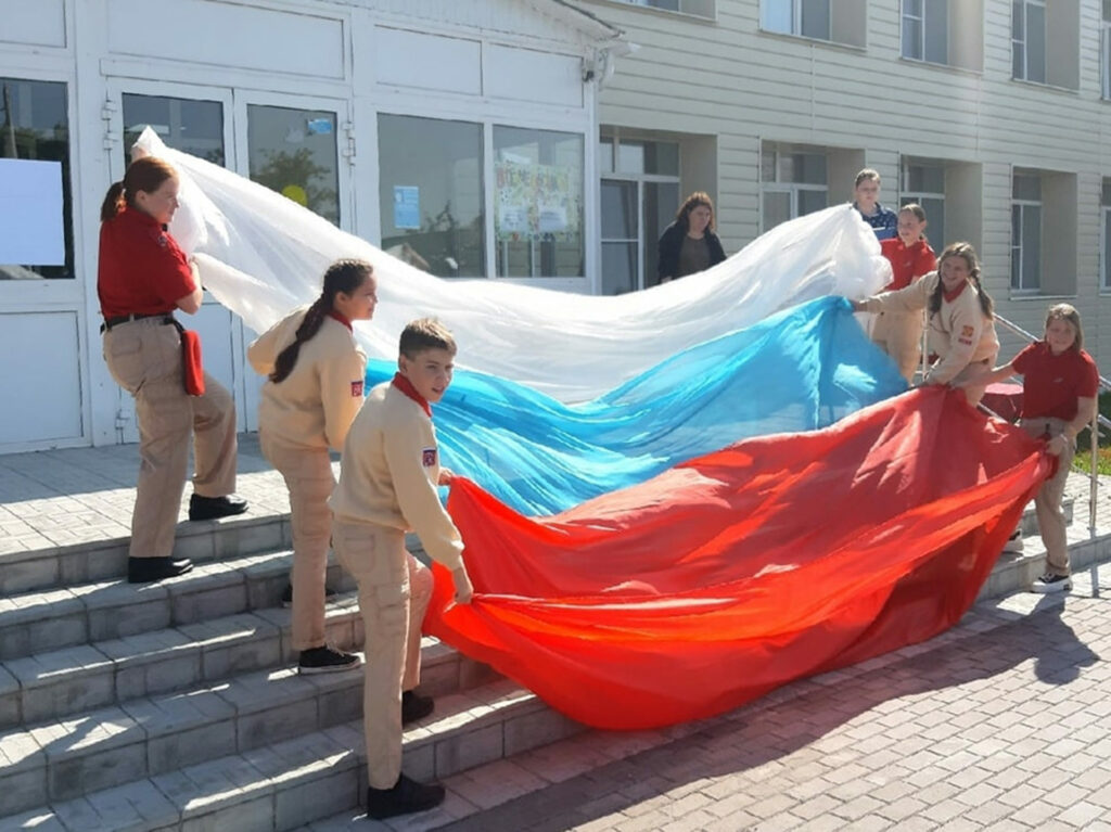 Как отмечали День флага России в Сосновском районе