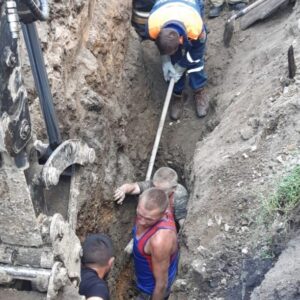 Спасатели достали из под завала земли рабочего в Сосновском районе
