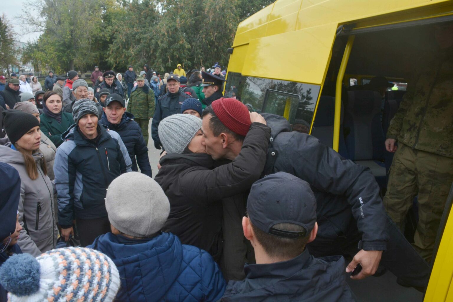 Сосновская нива. Мобилизованные в Сосновском районе Тамбовской области. Нива для мобилизации. Сегодня Отправка Сосновский район мобилизованных видео.