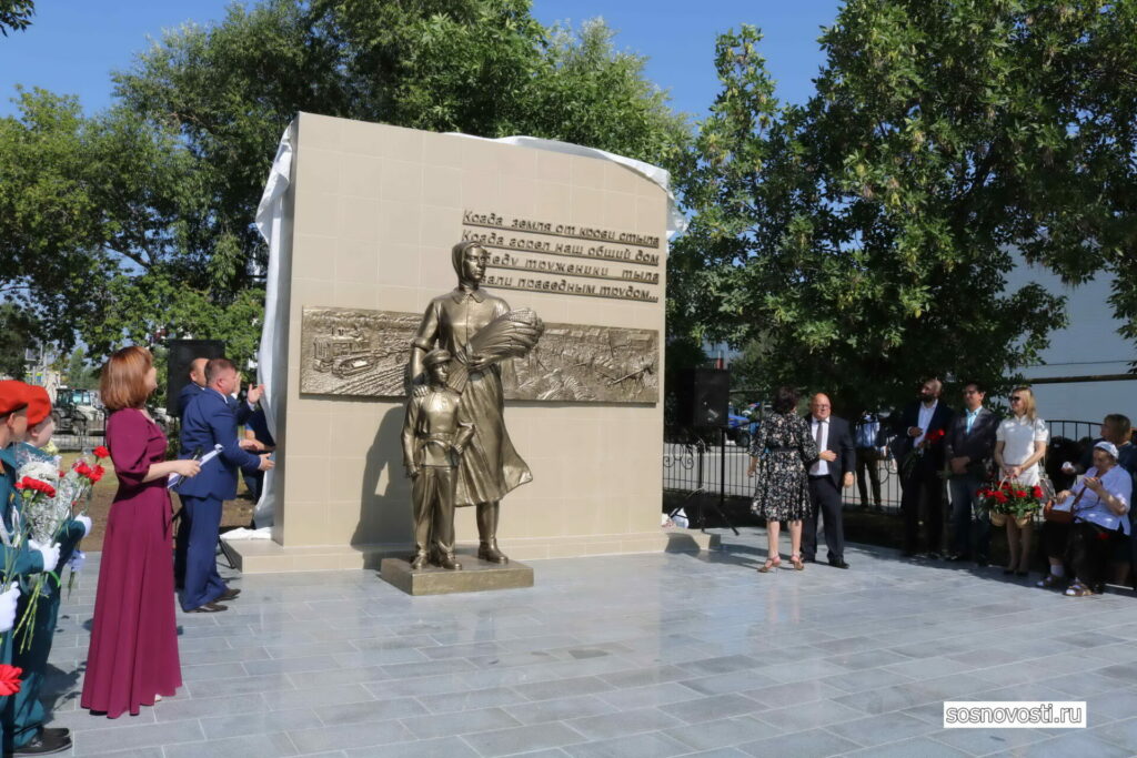 В Кременкуле открыт памятник труженикам тыла и детям войны