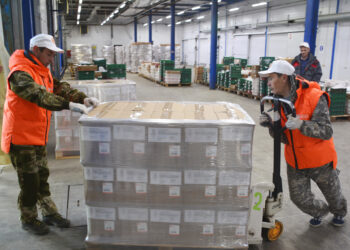 «Равис» отправил партию мясных консервов на Донбасс