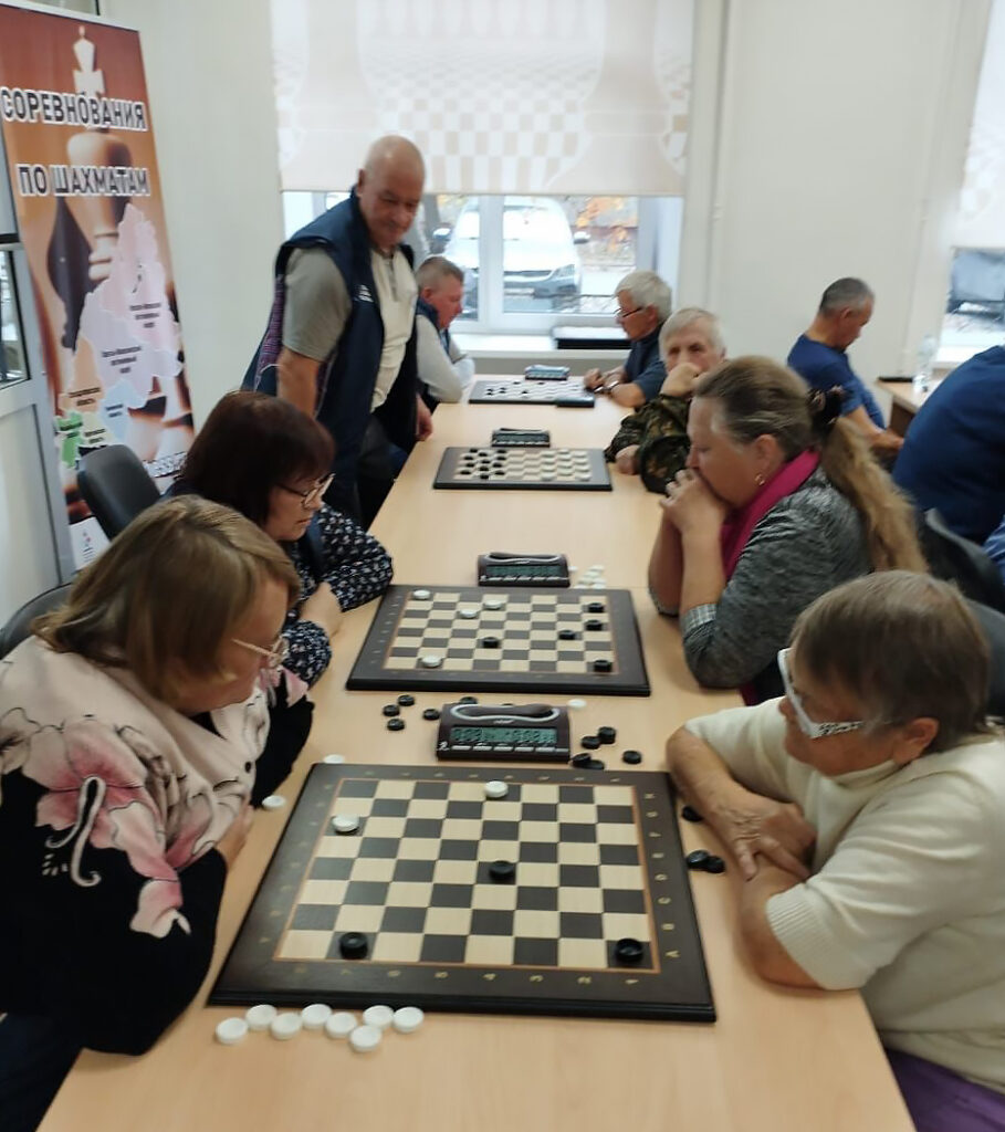 Ветераны Сосновского района стали лучшими в соревнованиях по шашкам