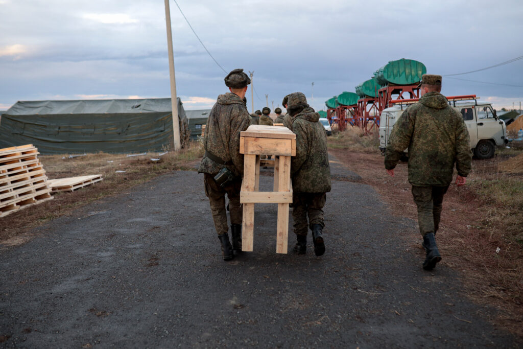 Под Чебаркулем развернули палаточный лагерь для военнослужащих со всей России