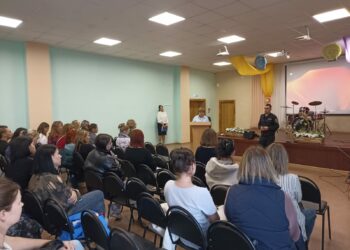Сотрудники МВД проводят профилактические беседы со школьниками