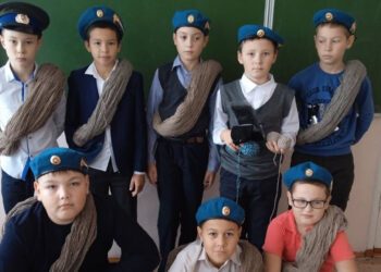 Саргазинские школьники помогают солдатам