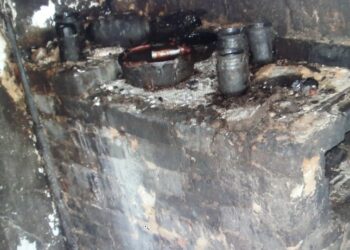 Алкоголь и неисправная печь: в Полетаево хозяин дома попал в больницу после пожара