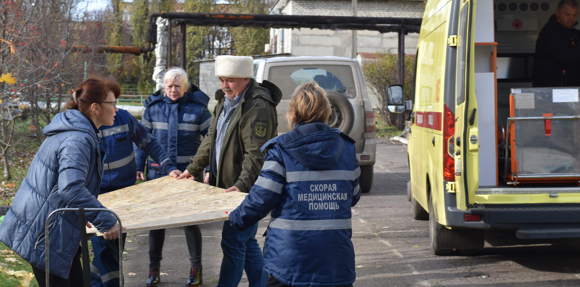 Под грохочущим небом Донбасса - Сосновская Нива