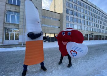 В Челябинске в центре города подрались ростовые куклы