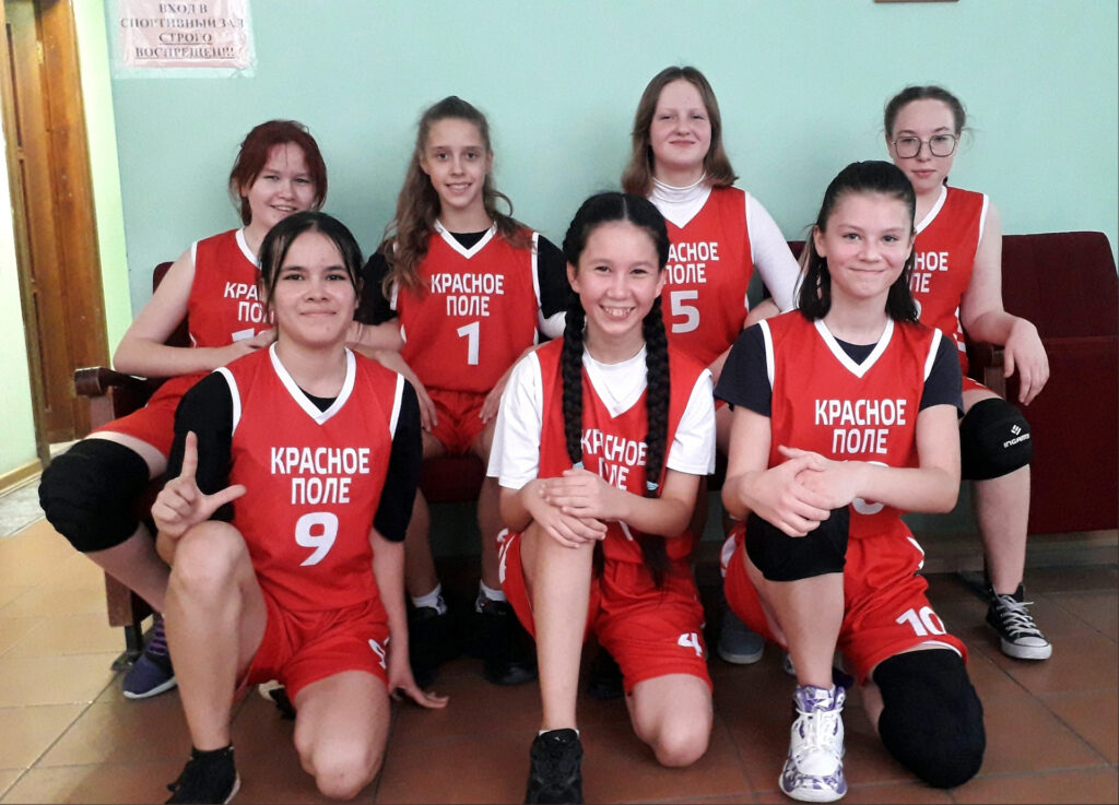 Сосновские спортсмены играют на баскетбольных турнирах города Челябинска