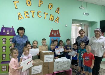 В детском саду Казанцево приготовили для солдат носки и письма
