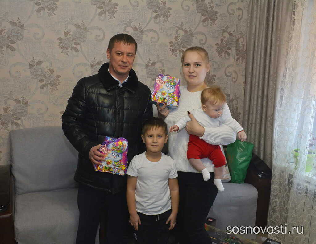 «Елка желаний»: Евгений Ваганов приехал с подарками к братьям из Ключевки