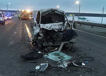 В Сосновском районе водитель иномарки въехал в большегруз