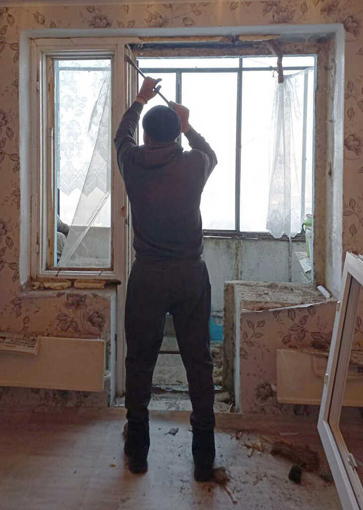 Маме бойца из Теченского вставили новое окно