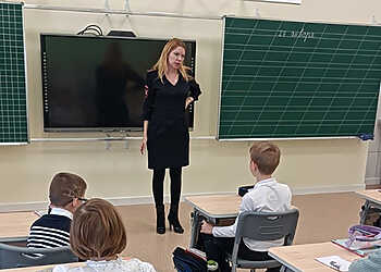 Сотрудники ГИБДД провели занятия в новой школе