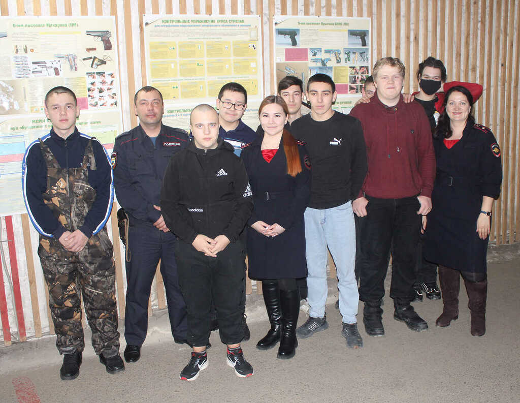 В Сосновском районе студенты познакомились с работой полицейских