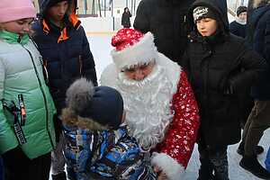 «Полицейский Дед Мороз» побывал в гостях у детей из школы-интерната
