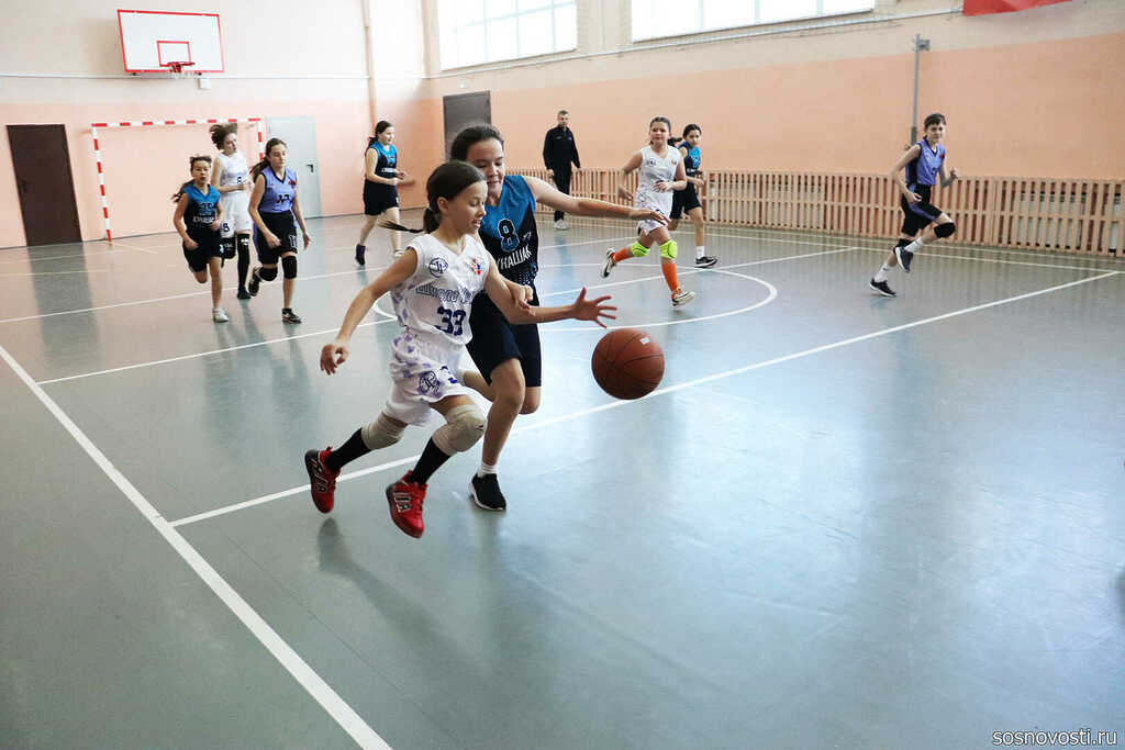 В Рощино проходит розыгрыш кубка по баскетболу среди детских команд