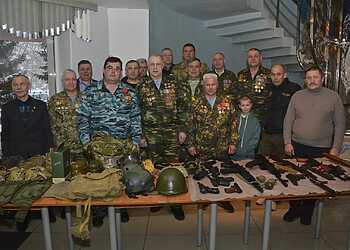 Глава Сосновского района и председатель Собрания депутатов поздравляют жителей с Днём защитника Отечества