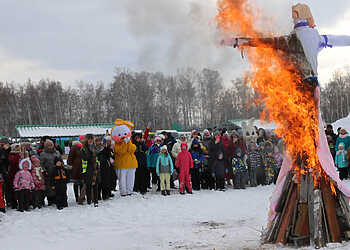 С плясками и блинами Сосновский район провожал зиму