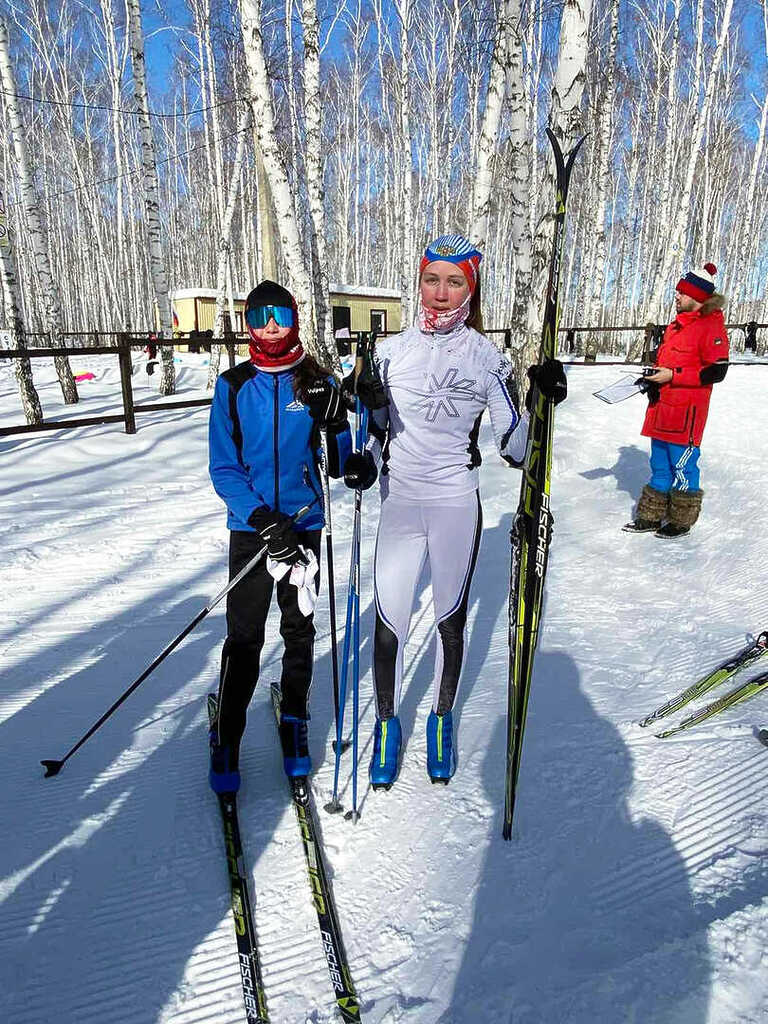 В Полетаево прошли лыжные гонки среди школьников