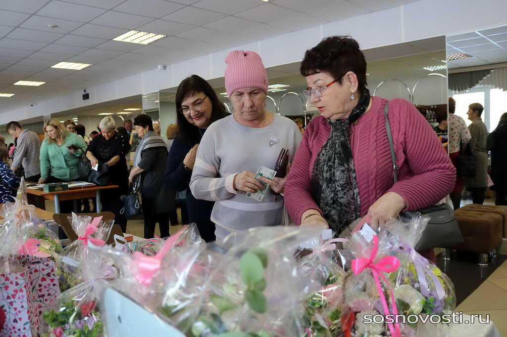 В Сосновском районе женщин поздравили с весенним праздником