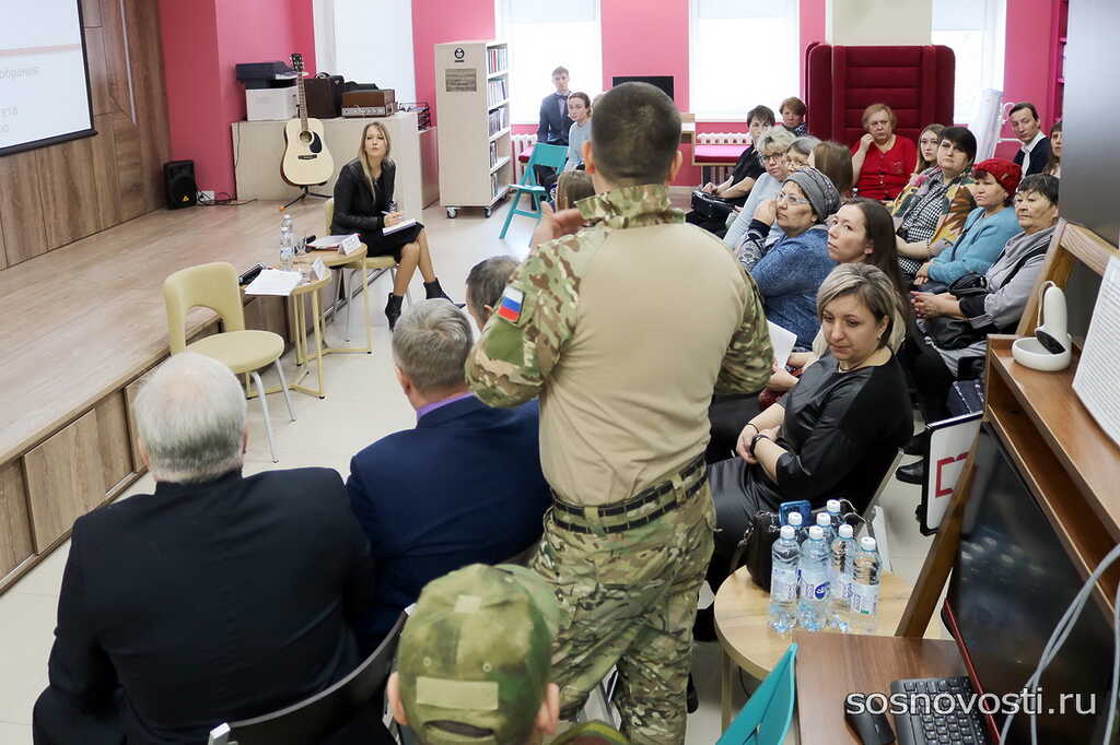 Семьи военнослужащих поделились проблемами с депутатом Госдумы