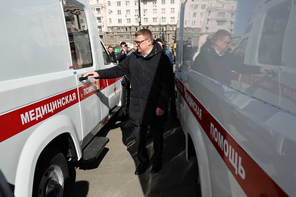 В Сосновский район поступили новые школьные автобусы и автомобили скорой помощи
