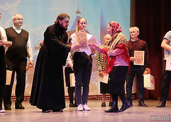 В поселке Рощино прошел благотворительный концерт