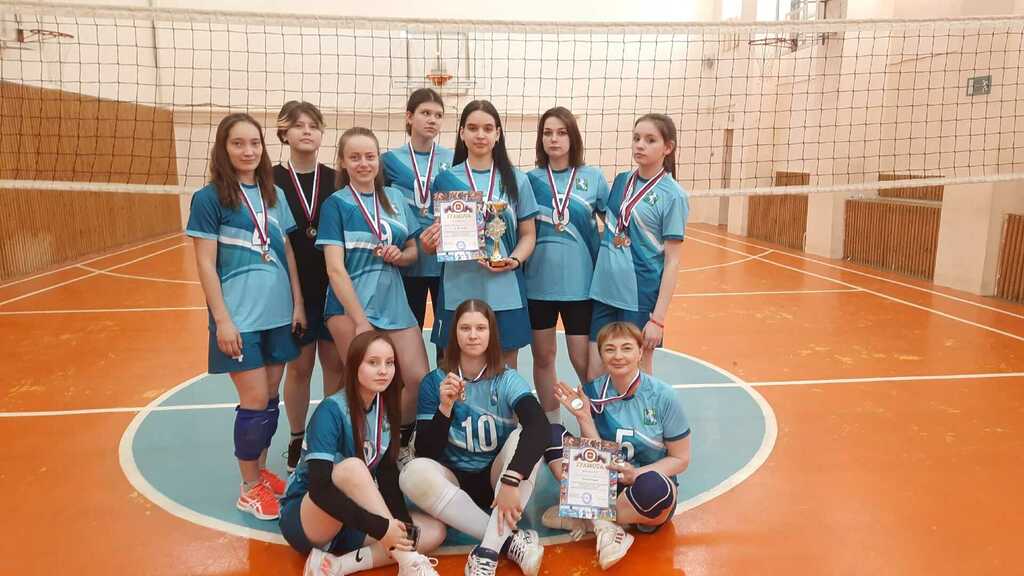 Девушки из Долгодеревенского выиграли турнир по волейболу