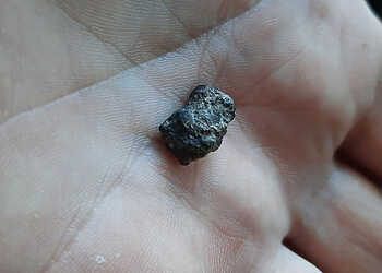 На берегу озера Кременкуль найден объект похожий на метеорит