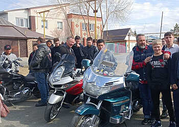 Советы профессионалов: мотоциклисты и инспекторы встретились со школьниками