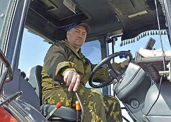 Механизаторы «России» приступили к полевым работам