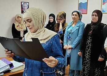 В преддверии Дня Победы иностранные граждане приняли Присягу гражданина Российской Федерации