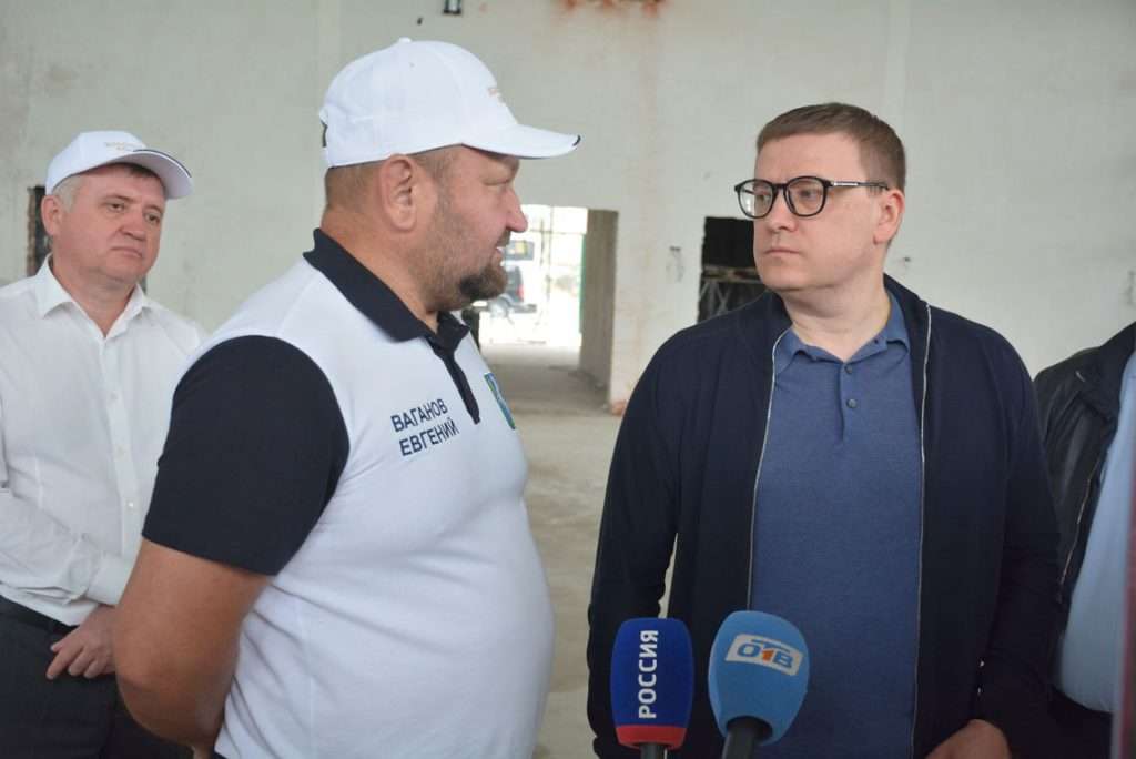 Губернатор Челябинской области провел совещание на стройке в Долгодеревенском