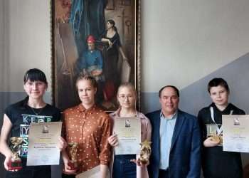 Юные художницы подтвердили талант наградами