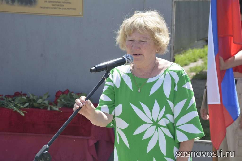 В поселке Касарги открыли мемориальную доску в честь погибшего в Донбассе